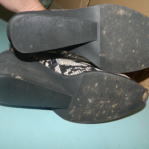 Dr. Scholl’s Morgan Snake Wedge Bootie Size 8M - Picture 7 of 9
